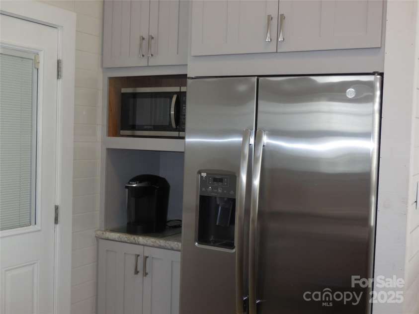 7201 Scarlet Runner Drive, Charlotte, NC 28215.  MLS# CAR4214914, YatesRealty ID 717. 