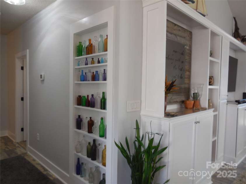 7201 Scarlet Runner Drive, Charlotte, NC 28215.  MLS# CAR4214914, YatesRealty ID 717. 