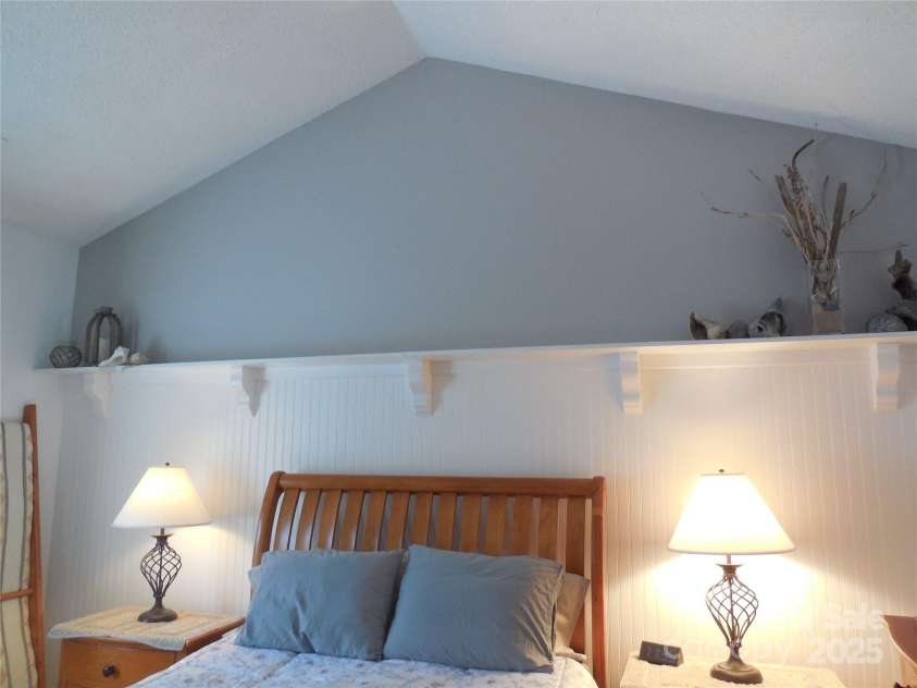 7201 Scarlet Runner Drive, Charlotte, NC 28215.  MLS# CAR4214914, YatesRealty ID 717. 