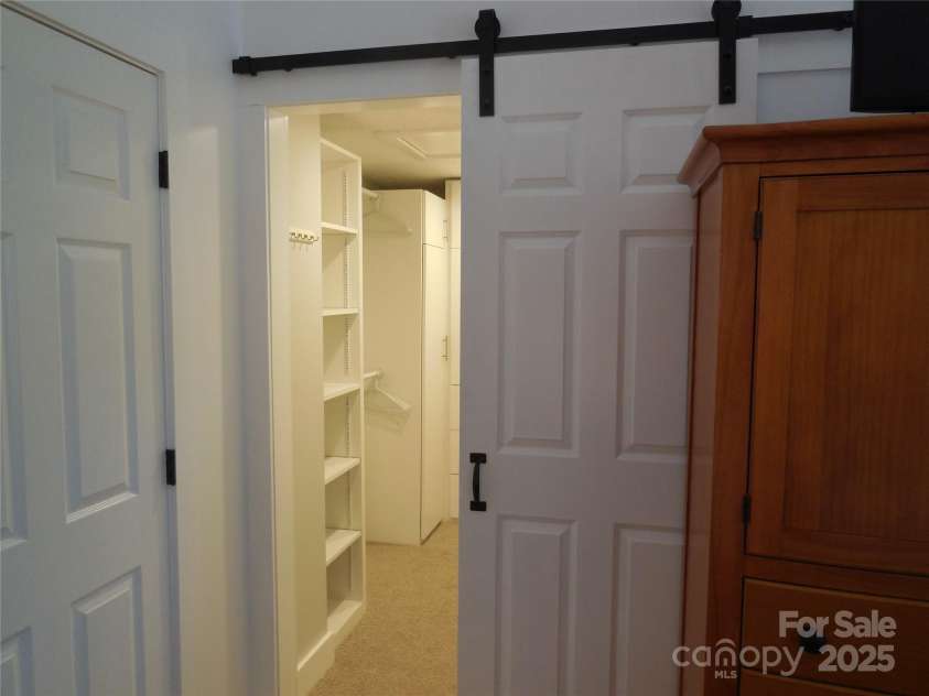 7201 Scarlet Runner Drive, Charlotte, NC 28215.  MLS# CAR4214914, YatesRealty ID 717. 