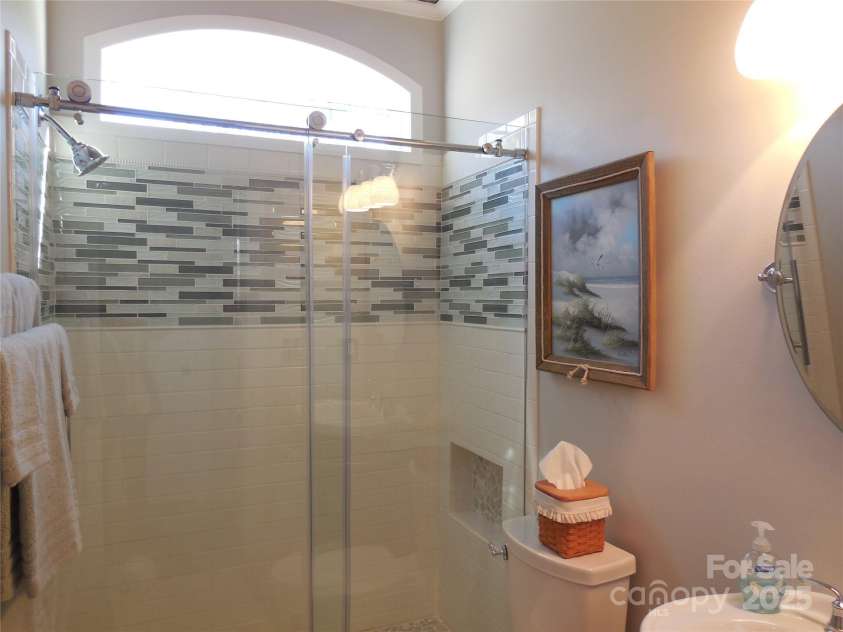 7201 Scarlet Runner Drive, Charlotte, NC 28215.  MLS# CAR4214914, YatesRealty ID 717. 