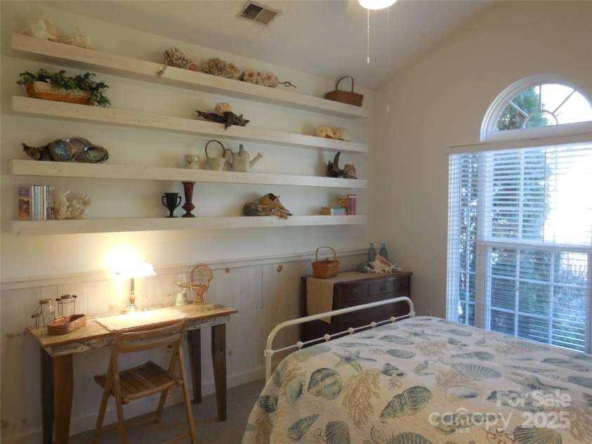 7201 Scarlet Runner Drive, Charlotte, NC 28215.  MLS# CAR4214914, YatesRealty ID 717. 