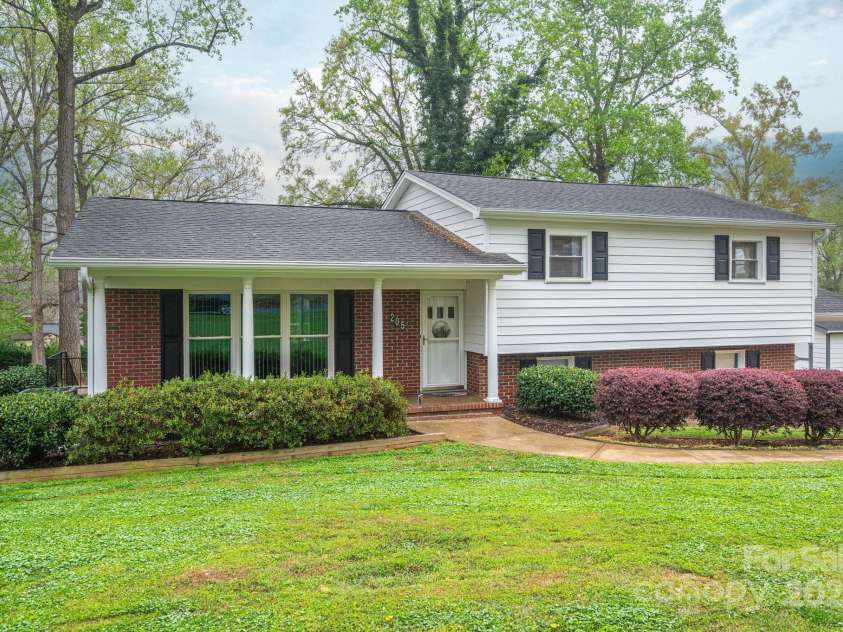 205 Gamble Avenue, Bessemer City, NC 28016.  MLS# CAR4242531, YatesRealty ID 7170. 