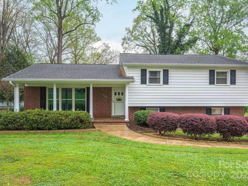 205 Gamble Avenue, Bessemer City, NC 28016.  MLS# CAR4242531, YatesRealty ID 7170. 