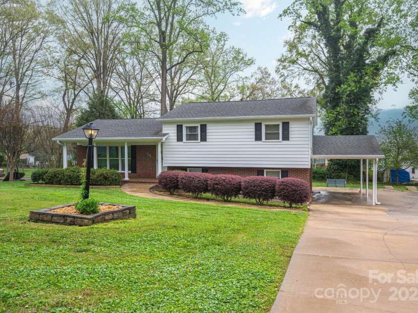 205 Gamble Avenue, Bessemer City, NC 28016.  MLS# CAR4242531, YatesRealty ID 7170. 