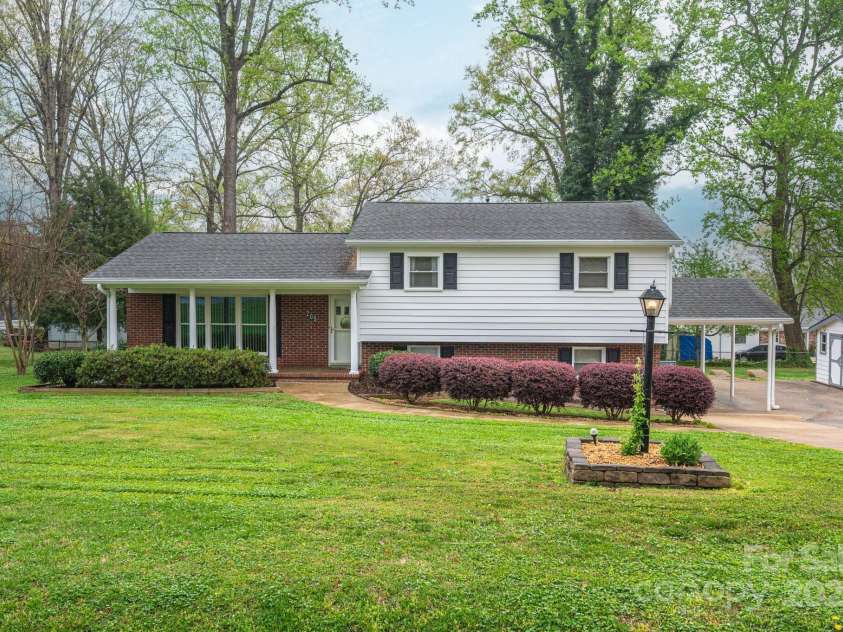 205 Gamble Avenue, Bessemer City, NC 28016.  MLS# CAR4242531, YatesRealty ID 7170. 