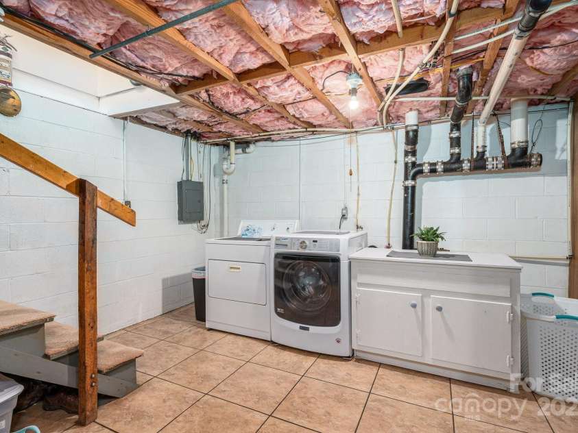 205 Gamble Avenue, Bessemer City, NC 28016.  MLS# CAR4242531, YatesRealty ID 7170. 