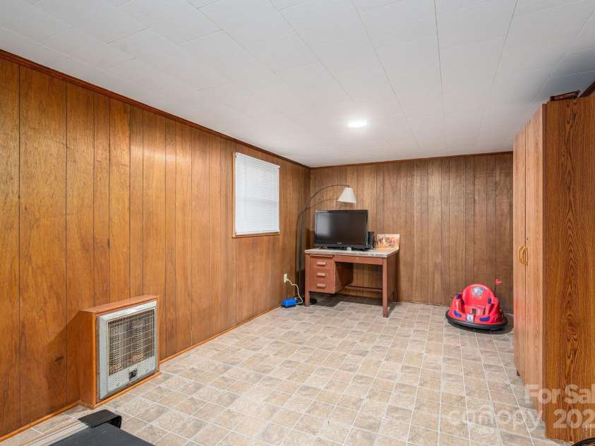 205 Gamble Avenue, Bessemer City, NC 28016.  MLS# CAR4242531, YatesRealty ID 7170. 