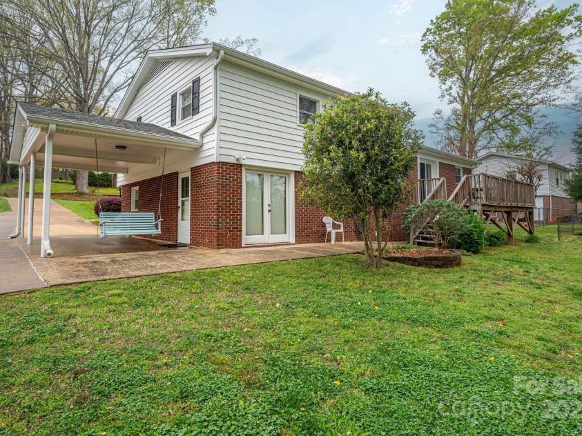 205 Gamble Avenue, Bessemer City, NC 28016.  MLS# CAR4242531, YatesRealty ID 7170. 