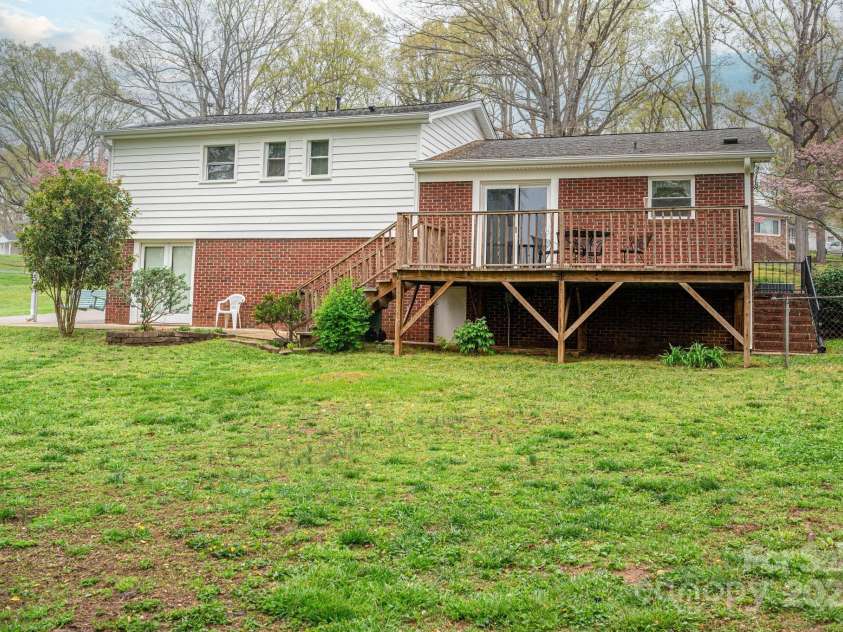 205 Gamble Avenue, Bessemer City, NC 28016.  MLS# CAR4242531, YatesRealty ID 7170. 