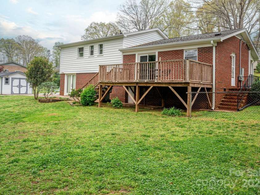 205 Gamble Avenue, Bessemer City, NC 28016.  MLS# CAR4242531, YatesRealty ID 7170. 