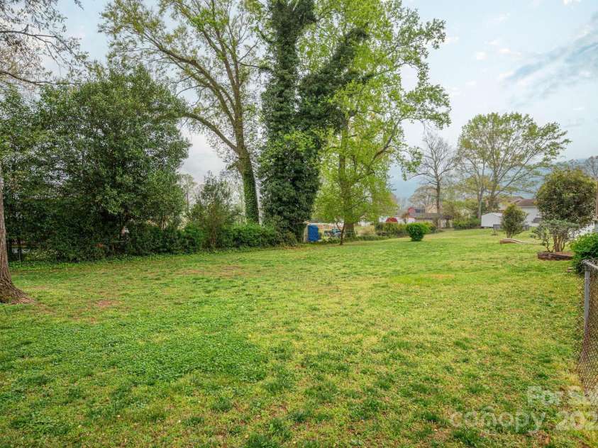 205 Gamble Avenue, Bessemer City, NC 28016.  MLS# CAR4242531, YatesRealty ID 7170. 