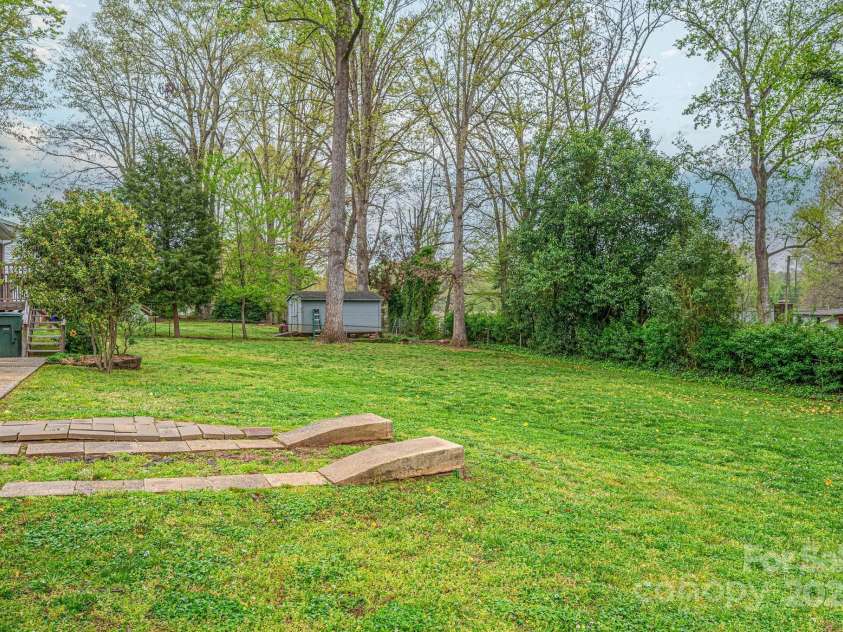 205 Gamble Avenue, Bessemer City, NC 28016.  MLS# CAR4242531, YatesRealty ID 7170. 