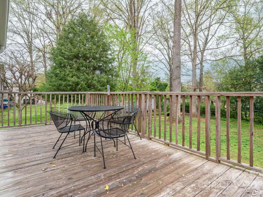 205 Gamble Avenue, Bessemer City, NC 28016.  MLS# CAR4242531, YatesRealty ID 7170. 