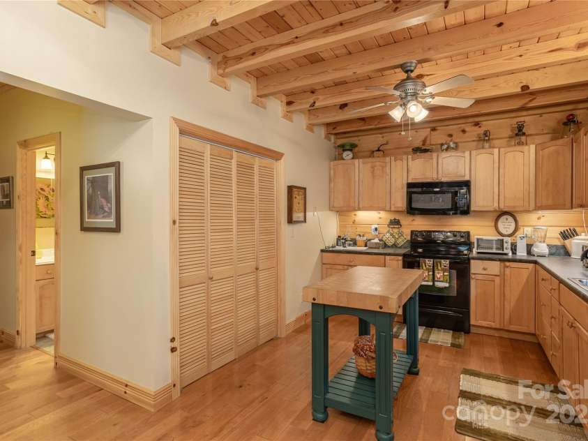 104 Willow Lane, Rosman, NC 28772.  MLS# CAR4241382, YatesRealty ID 7171. 