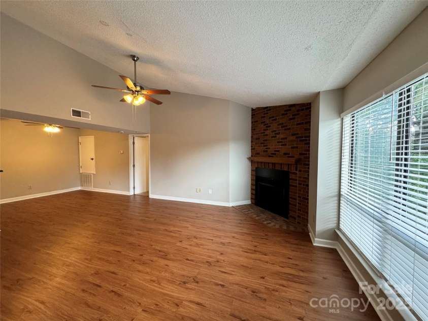 1600 Sharon Road, Charlotte, NC 28210.  MLS# CAR4270171, YatesRealty ID 7172. 