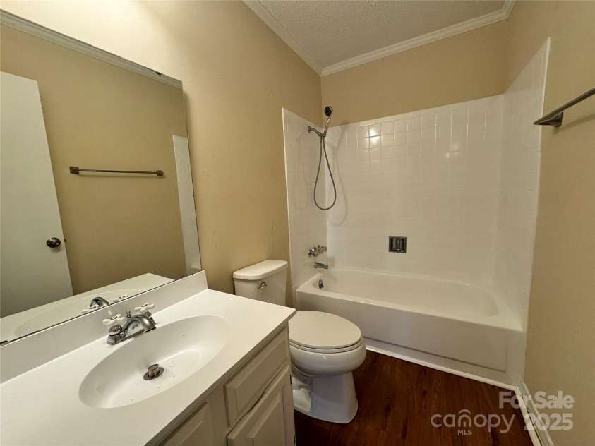 1600 Sharon Road, Charlotte, NC 28210.  MLS# CAR4270171, YatesRealty ID 7172. 