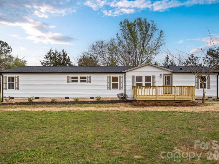 263 Echo Lane, Rock Hill, SC 29732.  MLS# CAR4360601, YatesRealty ID 7172. 