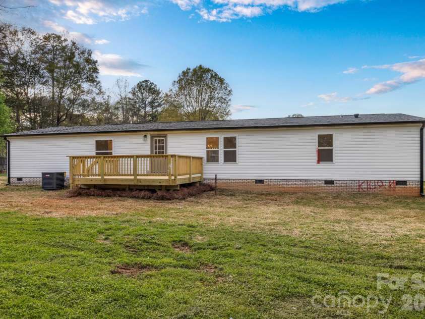 263 Echo Lane, Rock Hill, SC 29732.  MLS# CAR4360601, YatesRealty ID 7172. 