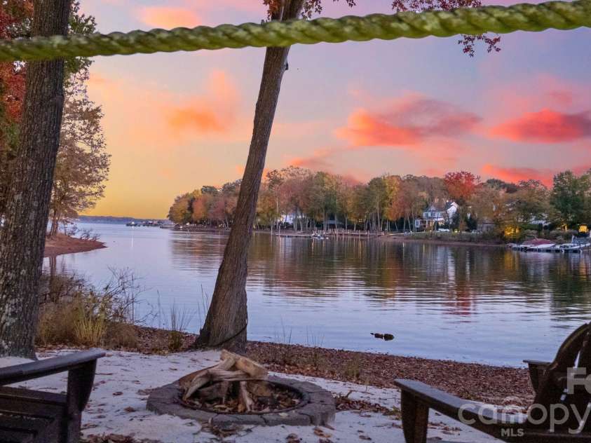 190 Cape Cod Way, Mooresville, NC 28117.  MLS# CAR4359942, YatesRealty ID 7174. 