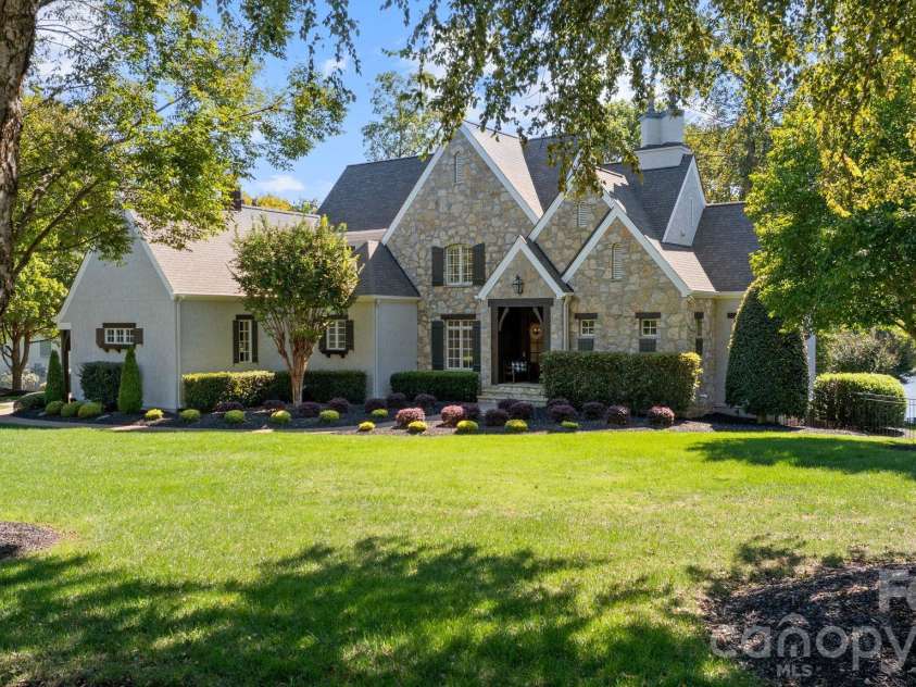 190 Cape Cod Way, Mooresville, NC 28117.  MLS# CAR4359942, YatesRealty ID 7174. 
