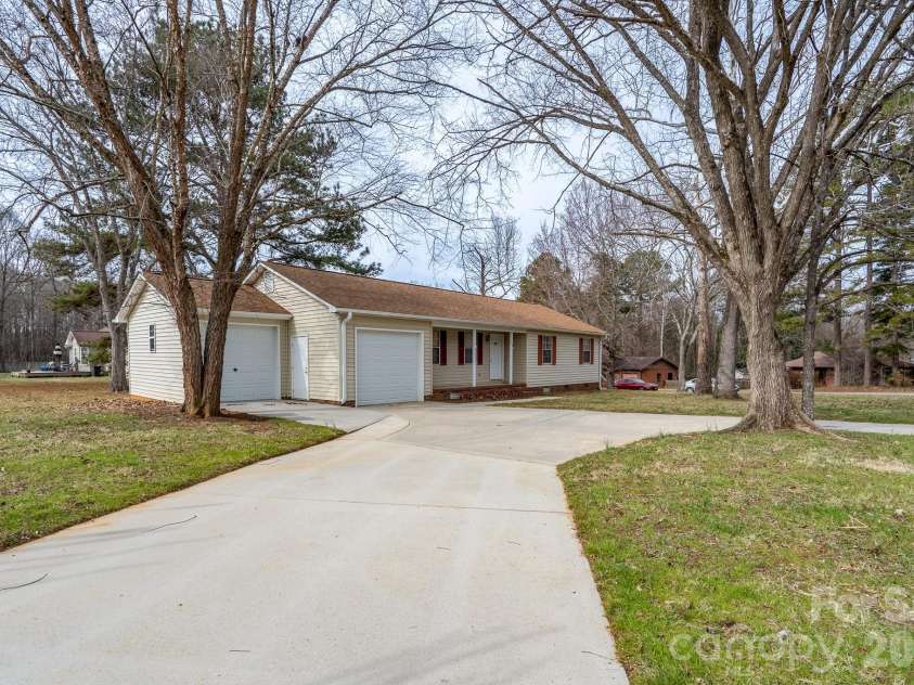 116 Stonybrook Road, Salisbury, NC 28147.  MLS# CAR4350728, YatesRealty ID 7178. Additional parking pad adds more space with additional personal or work vehicle. 