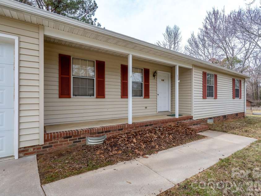 116 Stonybrook Road, Salisbury, NC 28147.  MLS# CAR4350728, YatesRealty ID 7178. Front porch.