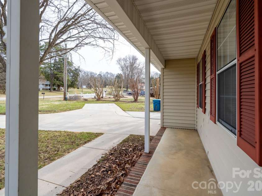 116 Stonybrook Road, Salisbury, NC 28147.  MLS# CAR4350728, YatesRealty ID 7178. Front porch.