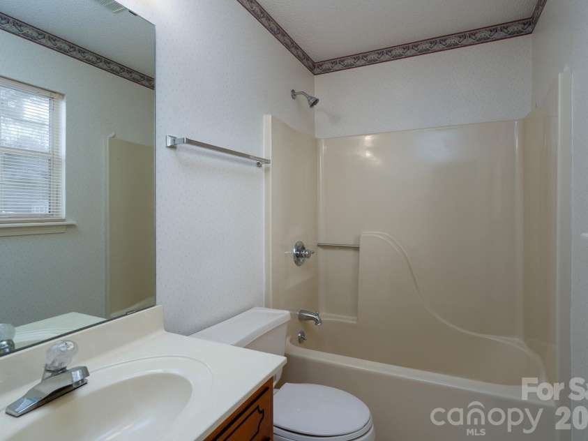 116 Stonybrook Road, Salisbury, NC 28147.  MLS# CAR4350728, YatesRealty ID 7178. Primary bathroom.