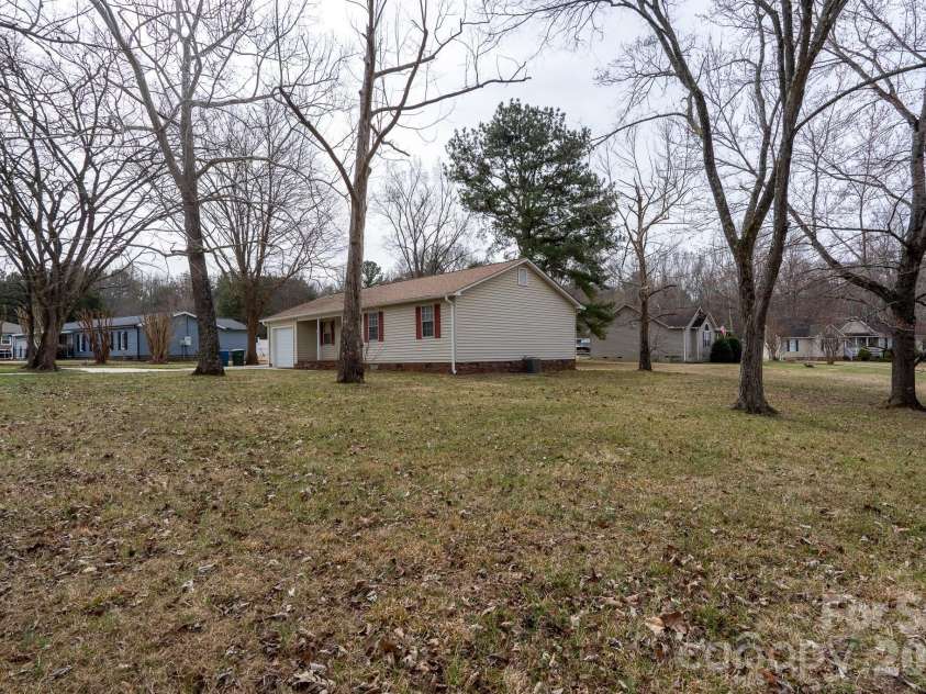 116 Stonybrook Road, Salisbury, NC 28147.  MLS# CAR4350728, YatesRealty ID 7178. This is a half acre corner lot. 