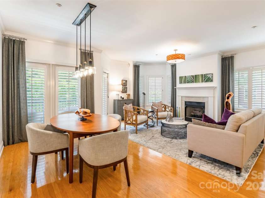 401 Church Street, Charlotte, NC 28202.  MLS# CAR4267557, YatesRealty ID 7178. 