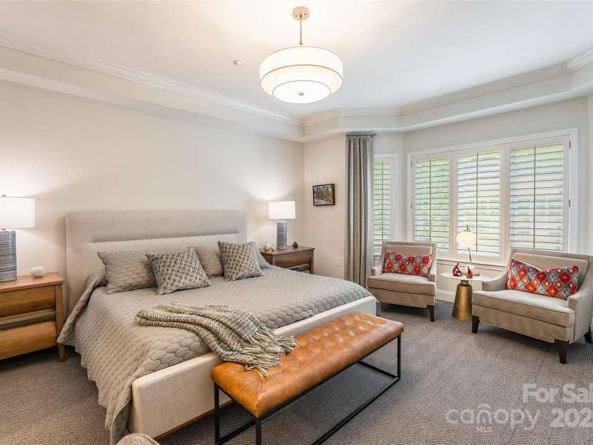 401 Church Street, Charlotte, NC 28202.  MLS# CAR4267557, YatesRealty ID 7178. 