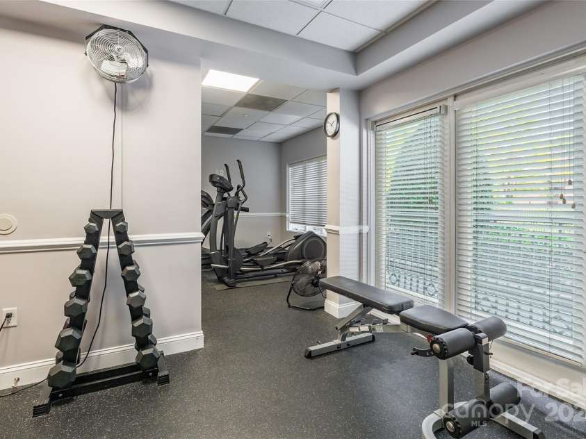 401 Church Street, Charlotte, NC 28202.  MLS# CAR4267557, YatesRealty ID 7178. 