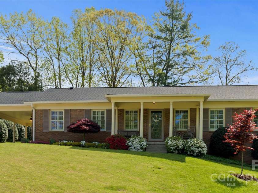 922 Hawthorne Drive, Lenoir, NC 28645.  MLS# CAR4246497, YatesRealty ID 7179. Street view