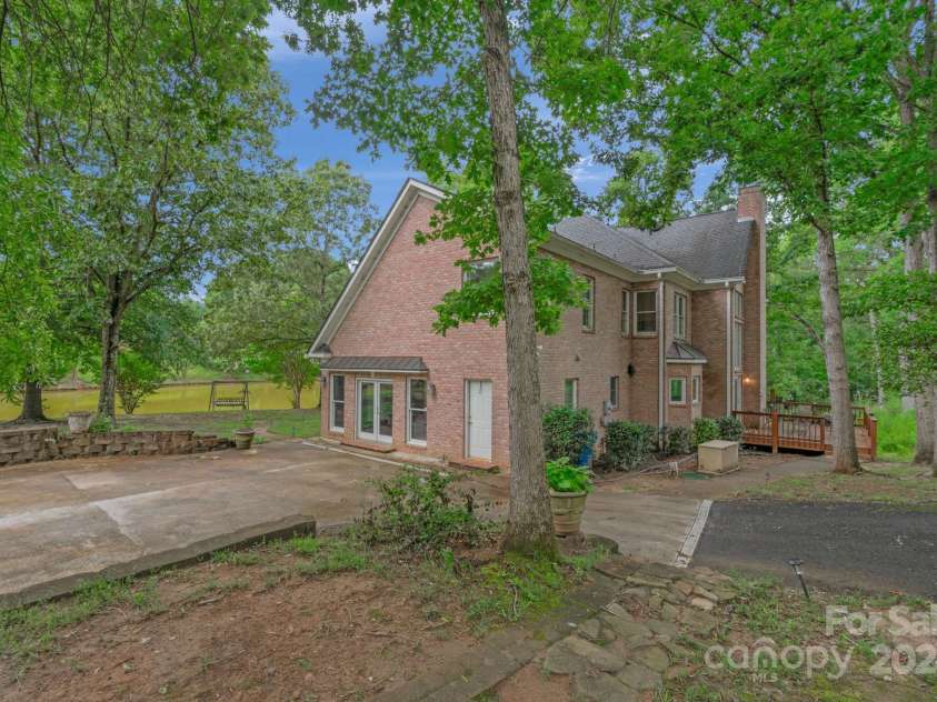 15610 Youngblood Road, Charlotte, NC 28278.  MLS# CAR4166088, YatesRealty ID 718. 