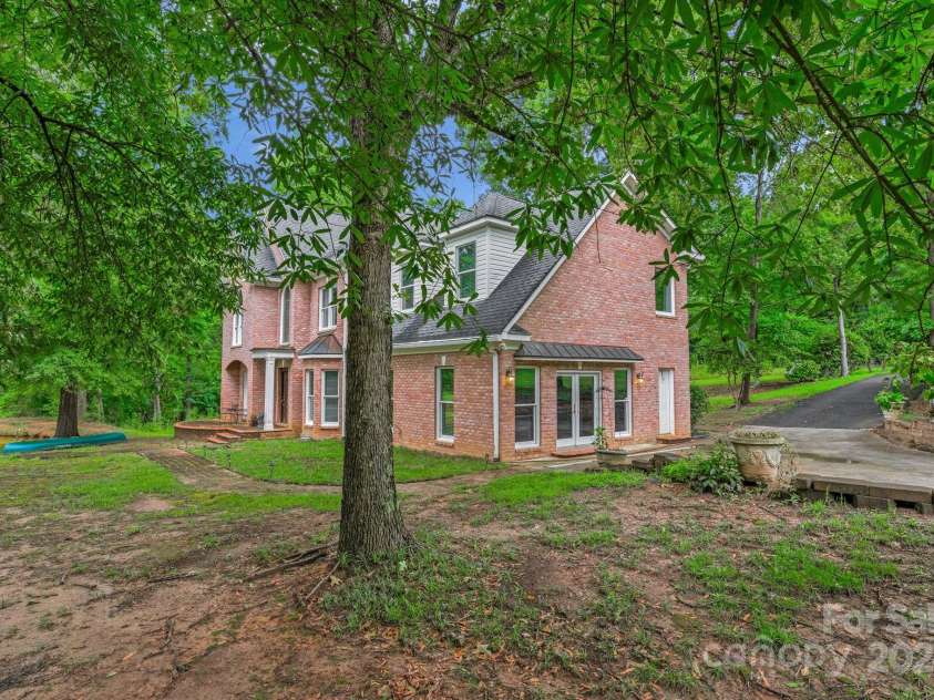 15610 Youngblood Road, Charlotte, NC 28278.  MLS# CAR4166088, YatesRealty ID 718. 