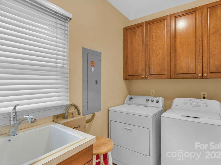 15610 Youngblood Road, Charlotte, NC 28278.  MLS# CAR4166088, YatesRealty ID 718. 