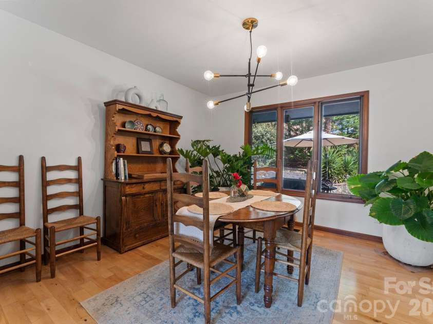 1432 Jules Court, Charlotte, NC 28226.  MLS# CAR4355299, YatesRealty ID 7181. 