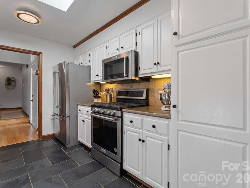 1432 Jules Court, Charlotte, NC 28226.  MLS# CAR4355299, YatesRealty ID 7181. 