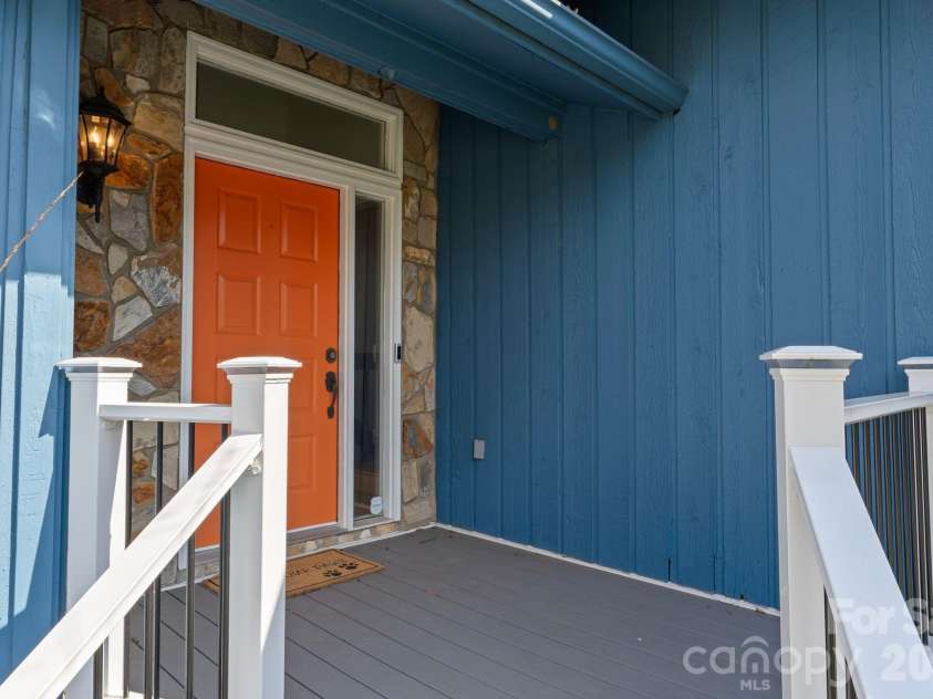 1432 Jules Court, Charlotte, NC 28226.  MLS# CAR4355299, YatesRealty ID 7181. 