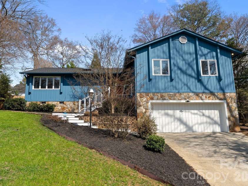 1432 Jules Court, Charlotte, NC 28226.  MLS# CAR4355299, YatesRealty ID 7181. 