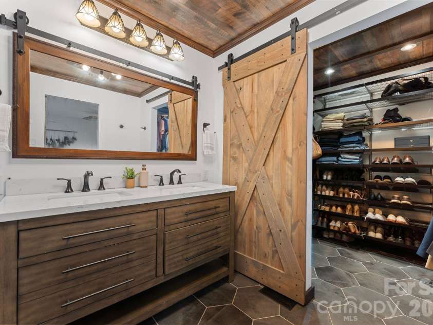 1432 Jules Court, Charlotte, NC 28226.  MLS# CAR4355299, YatesRealty ID 7181. Custom walk in closet