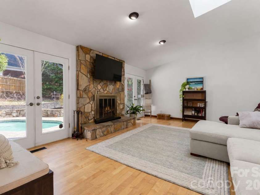 1432 Jules Court, Charlotte, NC 28226.  MLS# CAR4355299, YatesRealty ID 7181. Easy access to your backyard