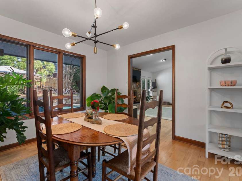 1432 Jules Court, Charlotte, NC 28226.  MLS# CAR4355299, YatesRealty ID 7181. Formal dining room 