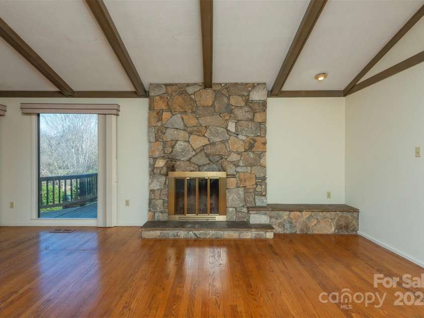 208 Dogwood Lane, Black Mountain, NC 28711.  MLS# CAR4204855, YatesRealty ID 7181. 