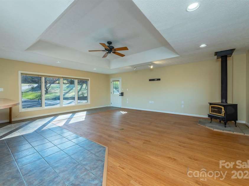 208 Dogwood Lane, Black Mountain, NC 28711.  MLS# CAR4204855, YatesRealty ID 7181. 