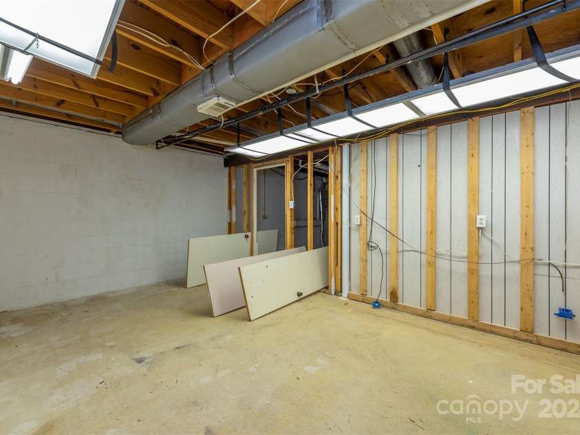 208 Dogwood Lane, Black Mountain, NC 28711.  MLS# CAR4204855, YatesRealty ID 7181. 