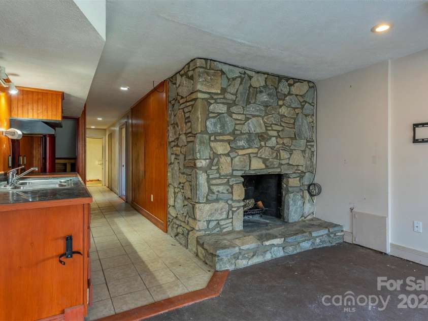 208 Dogwood Lane, Black Mountain, NC 28711.  MLS# CAR4204855, YatesRealty ID 7181. 