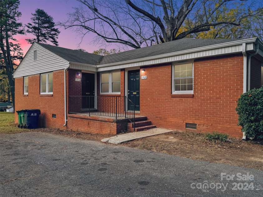 1910 Dickens Avenue, Charlotte, NC 28208.  MLS# CAR4205303, YatesRealty ID 7183. 