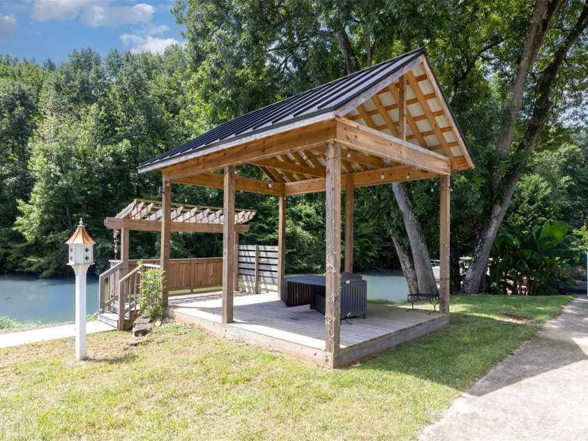 230 River Loop Road, Belmont, NC 28012.  MLS# CAR4352056, YatesRealty ID 7183. 
